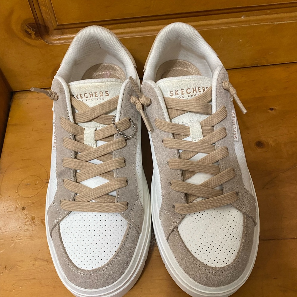 Skechers street flex Beige and White Casual Lace-Up Sneakers